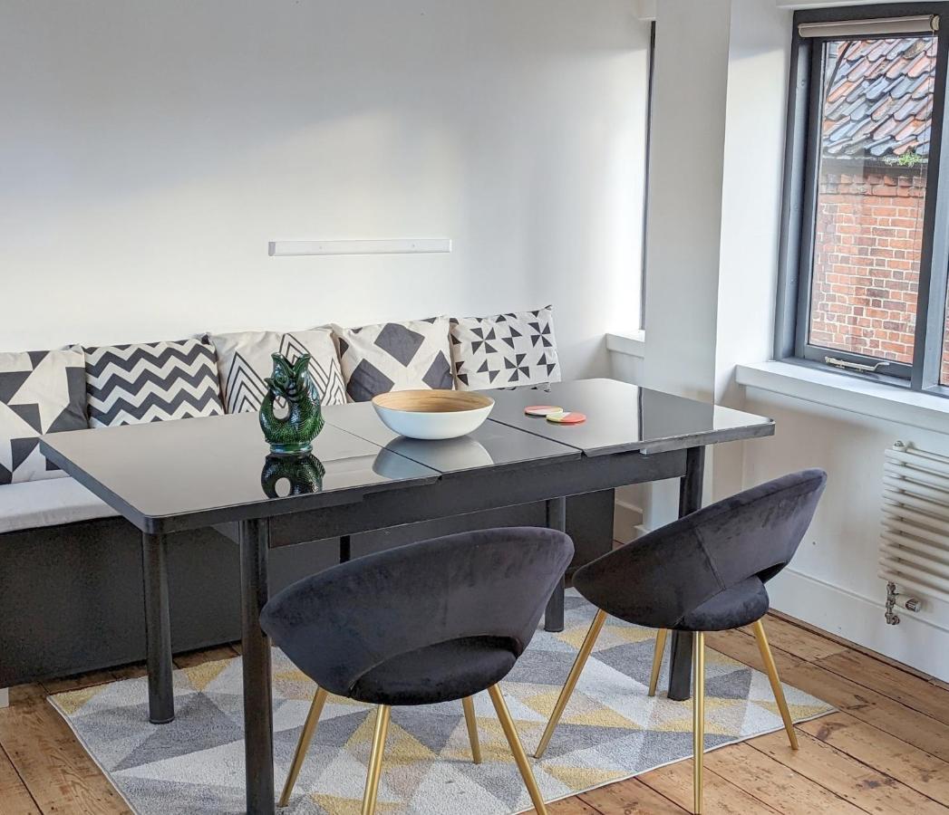 Contractor And Family Friendly Grade II Townhouse- 3 Bedrooms- Free Parking Норвіч Екстер'єр фото